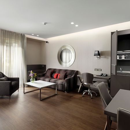Holiday Suites Афіни Екстер'єр фото