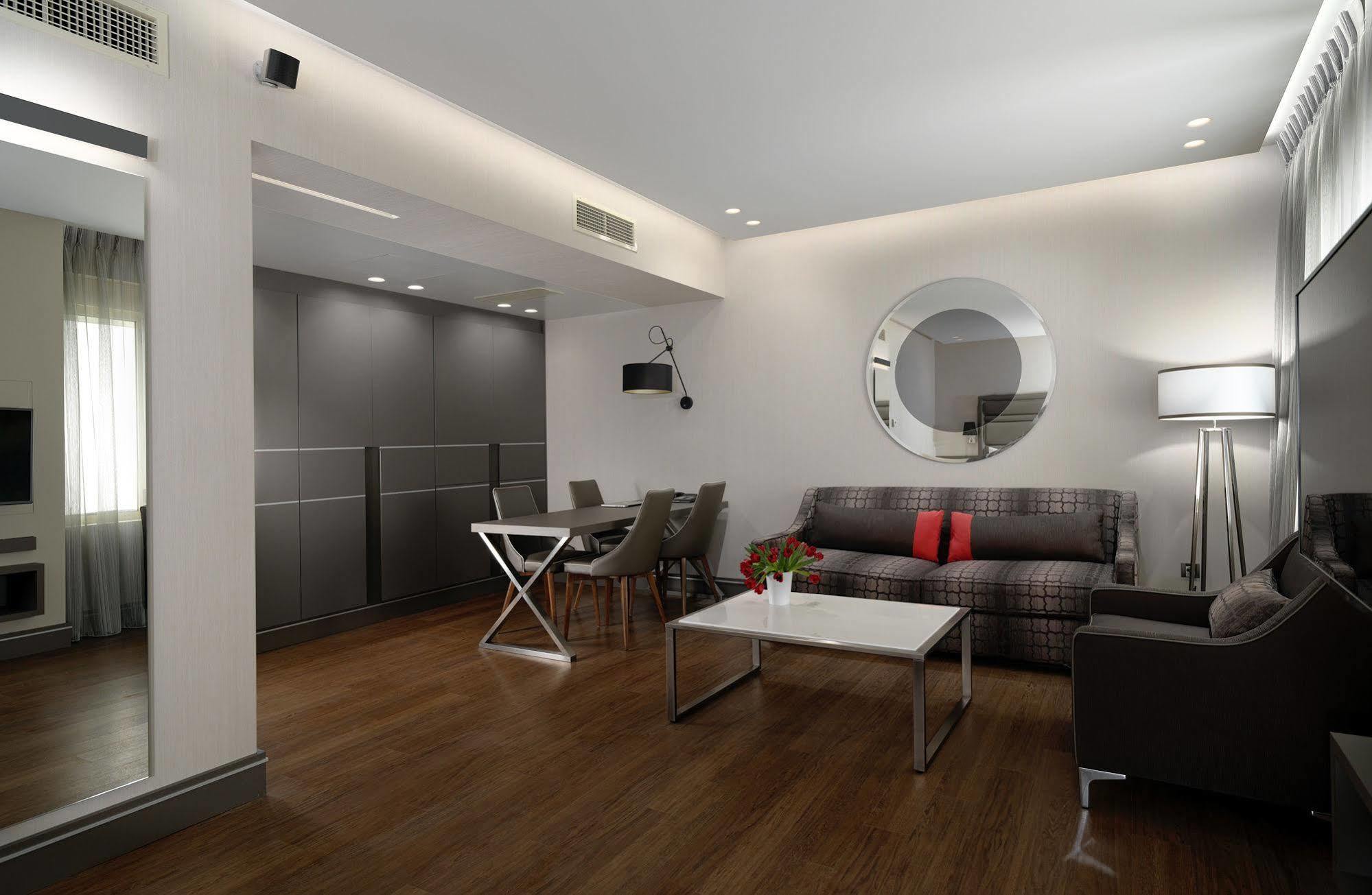 Holiday Suites Афіни Екстер'єр фото