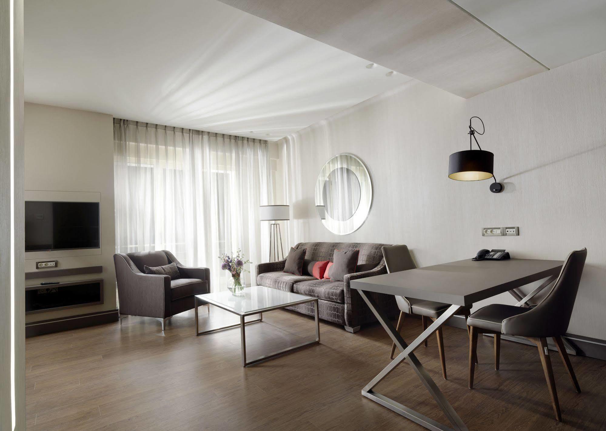 Holiday Suites Афіни Екстер'єр фото